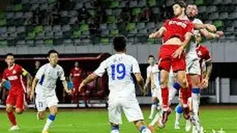 李磊深情忆主场申花泪别，低谷时刻信心崩溃成终生命运